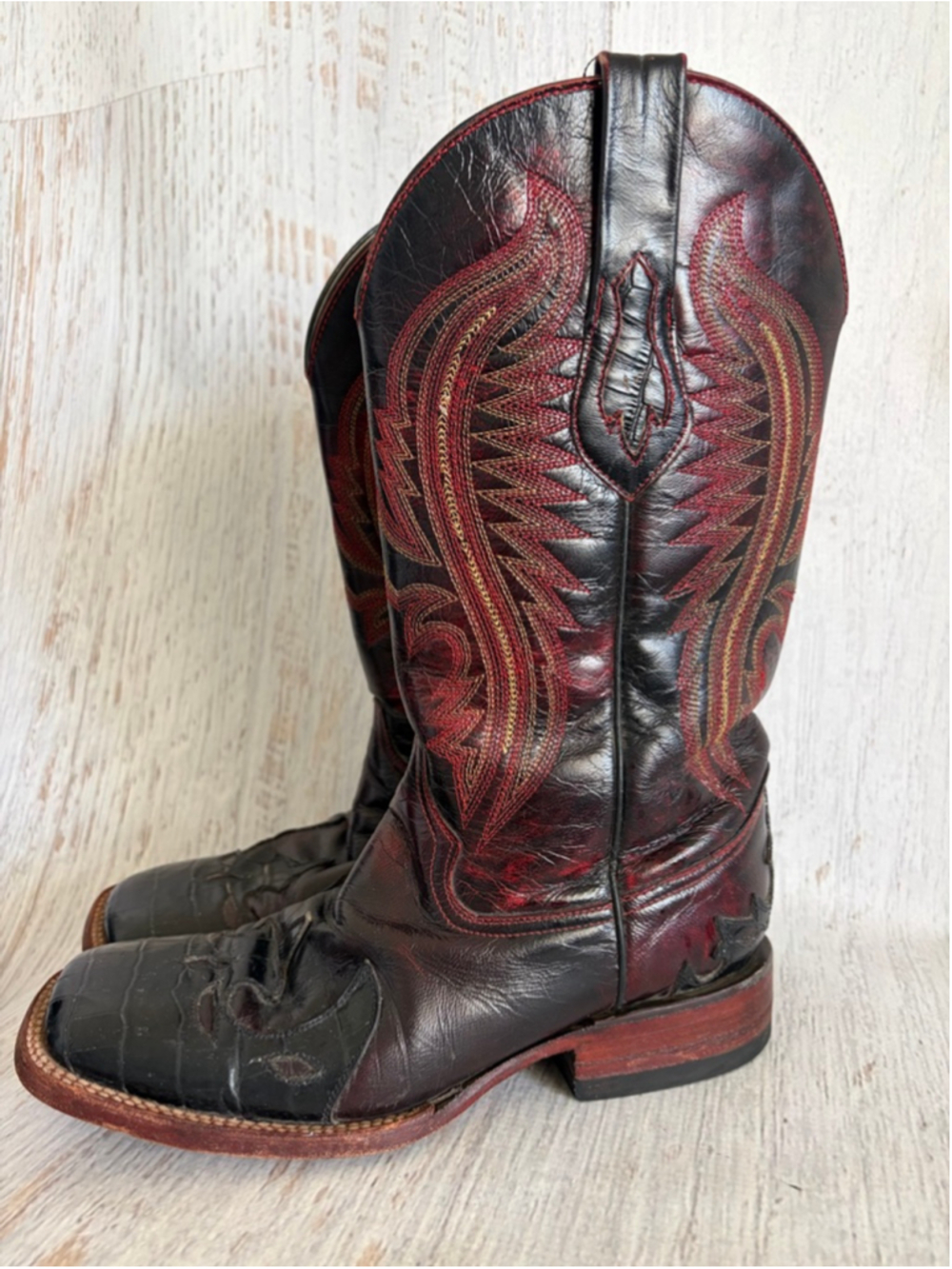 Women's Ferrini Black & Red Cowboy & Western Boots 8.5 - Picture 3 of 9